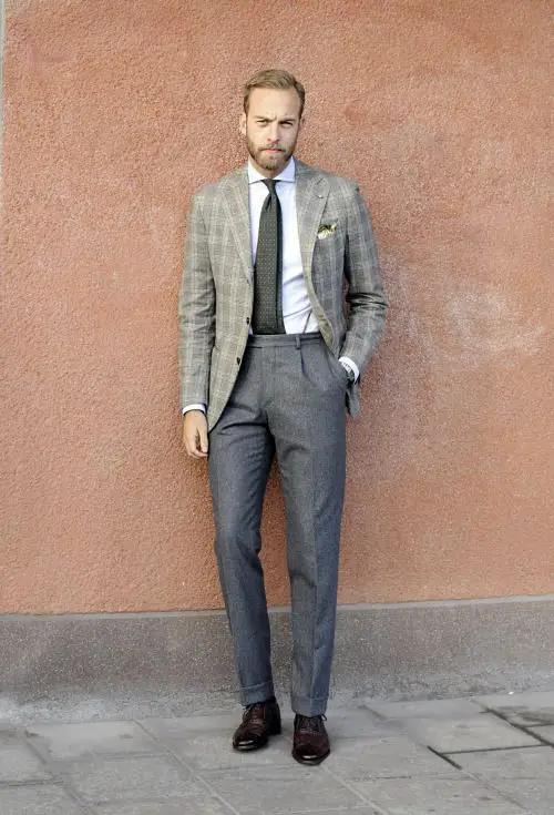Stay Stylish with Men's Business Casual Outfits for Every Season