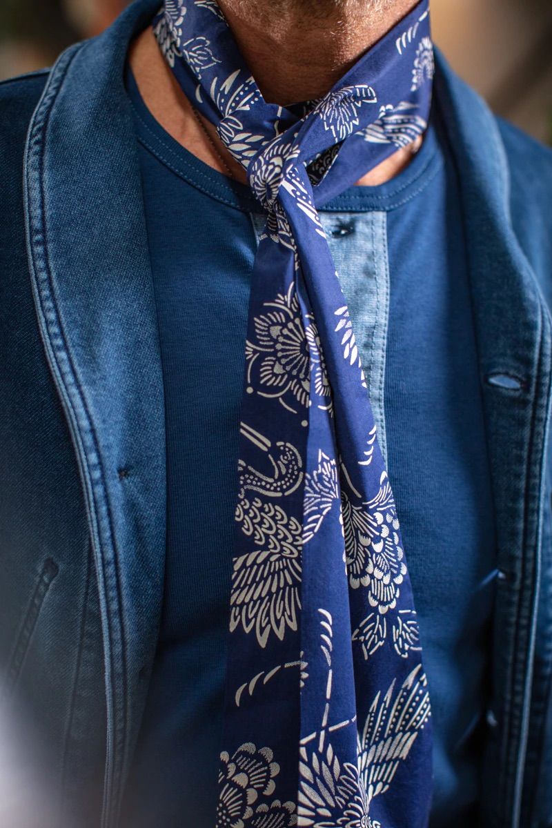 Summer Scarf Outfits for Men: Embrace Fashion and Style This Season