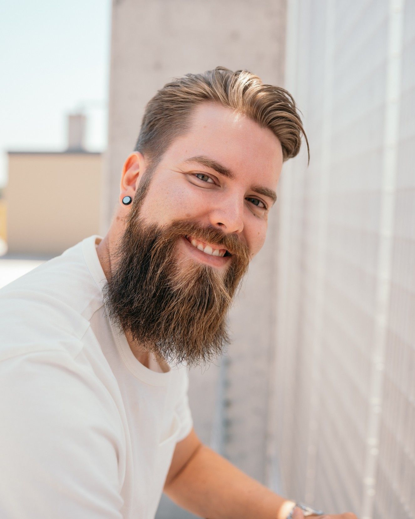 Round Face Men's Hairstyles with Beard: Finding the Perfect Look for You
