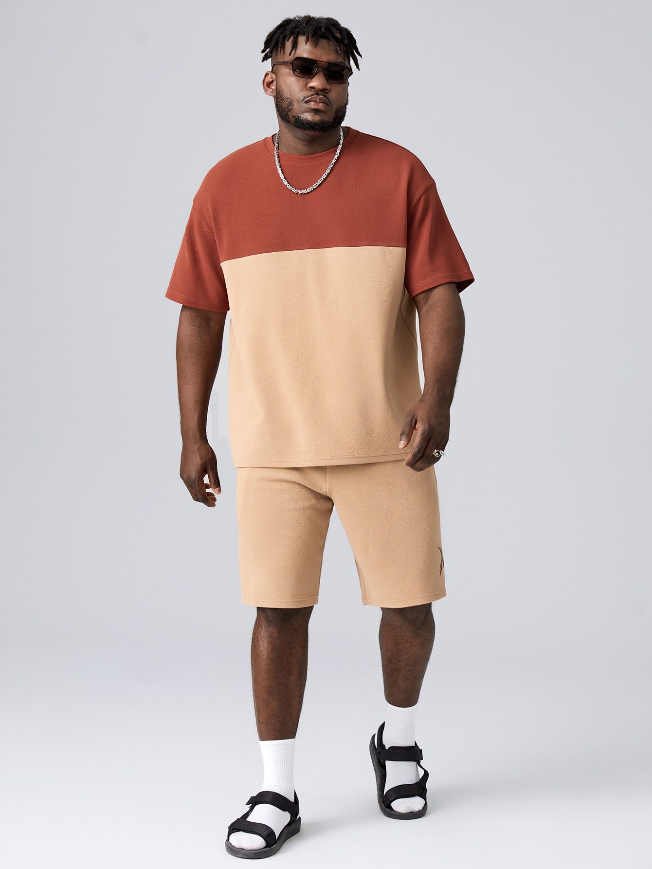 Smart and Casual: Men's Summer Outfits with Shorts