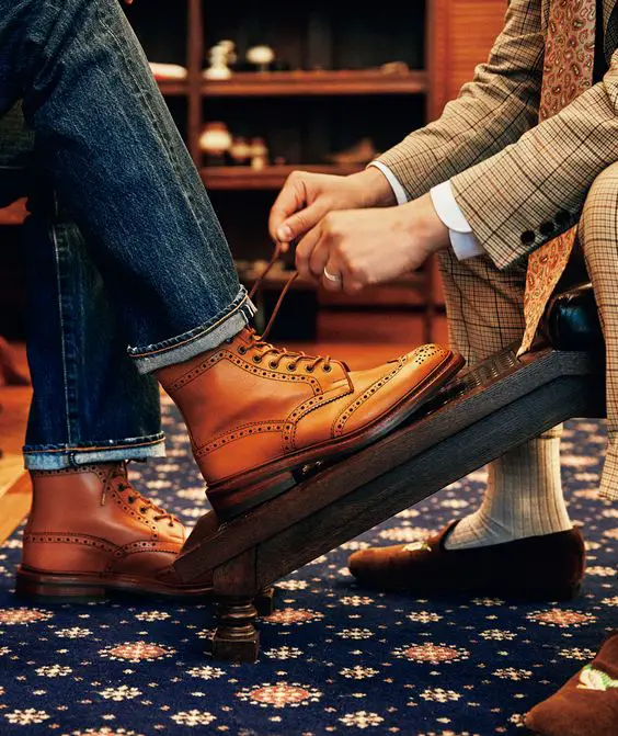 20 Trendy Men's Fall Boots for 2023: Embrace Style and Comfort