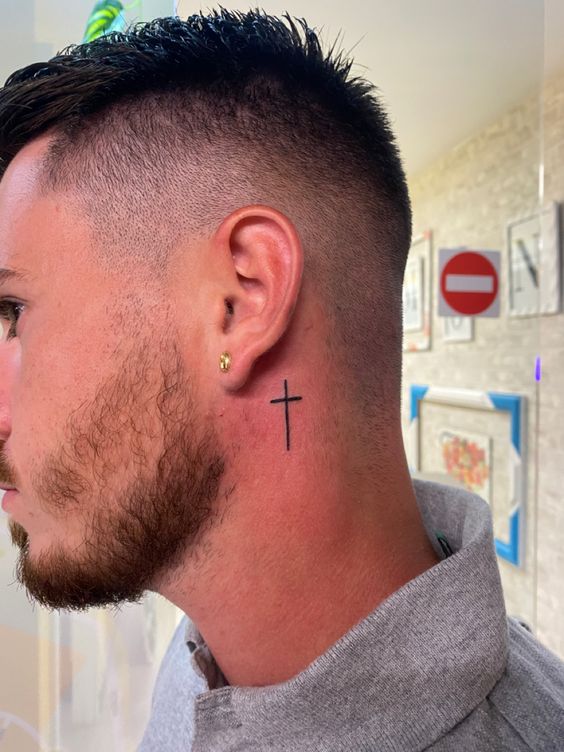 Spectacular men's tattoos behind the ear 16 ideas for a stylish statement