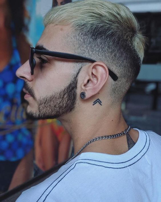 Spectacular men's tattoos behind the ear 16 ideas for a stylish statement