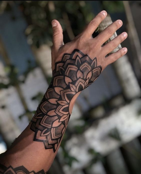 Men's wrist tattoos 18 ideas: Stylish designs for the modern man