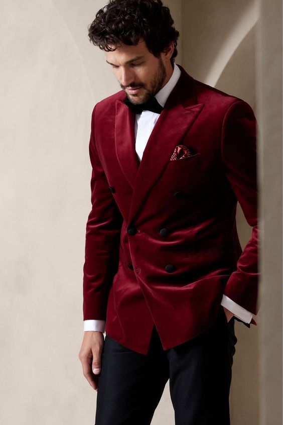 New Year costumes for men 2024 15 ideas: Enhance your style