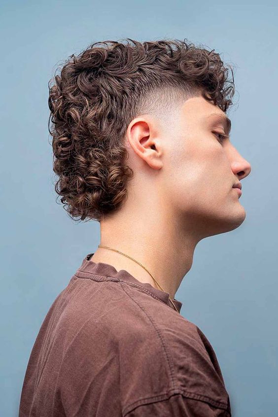 Winter curly hairstyles for men 2023 - 2024 18 ideas: stay stylish and cozy