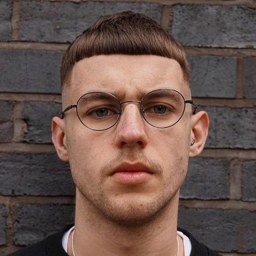 Short haircuts with bangs for men: 18 fashionable ideas in 2024