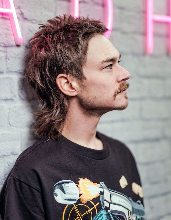 Mastering the mullet: Trendy men's haircuts 18 ideas for 2024