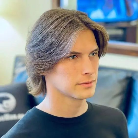 Men's haircut with middle part 2024 15 ideas: Enhance your style