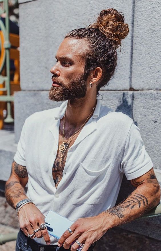 Curly men's hairstyles 2024 21 ideas: Keeping up with the trend