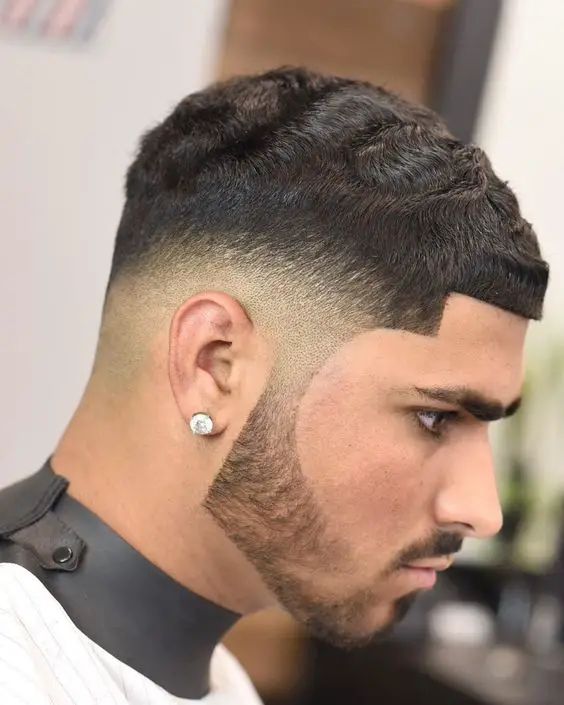 The Ultimate Guide to Achieving Perfect Waves: 15 Men's Haircut Ideas for 2024