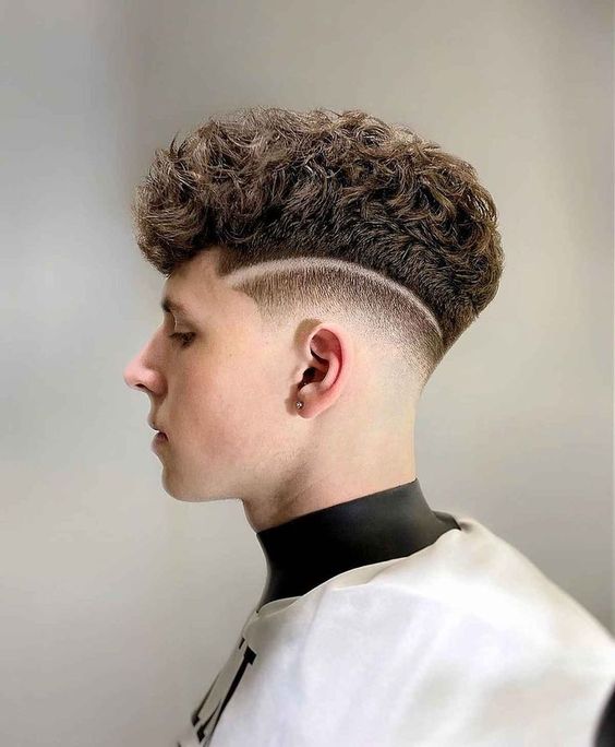 Trendy men's hairstyles for curly hair spring 2024 15 ideas