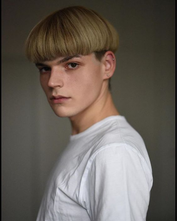 Revamped Long Bowl Cuts 15 ideas: Modern, Messy & Stylish Men's Hair