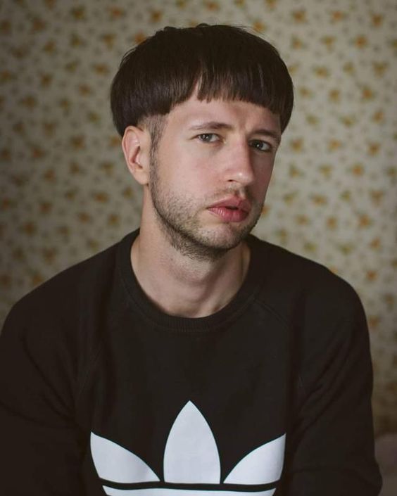 Revamped Long Bowl Cuts 15 ideas: Modern, Messy & Stylish Men's Hair