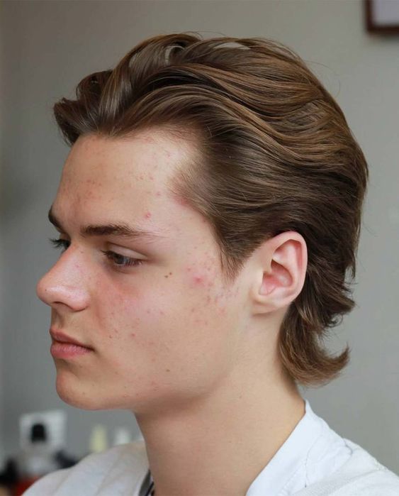 Explore men's haircut trends for medium wavy hair for 2024 16 ideas