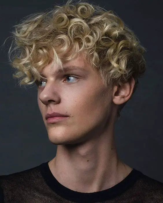 Men's curly blonde hair: a guide to styling and highlighting 16 ideas
