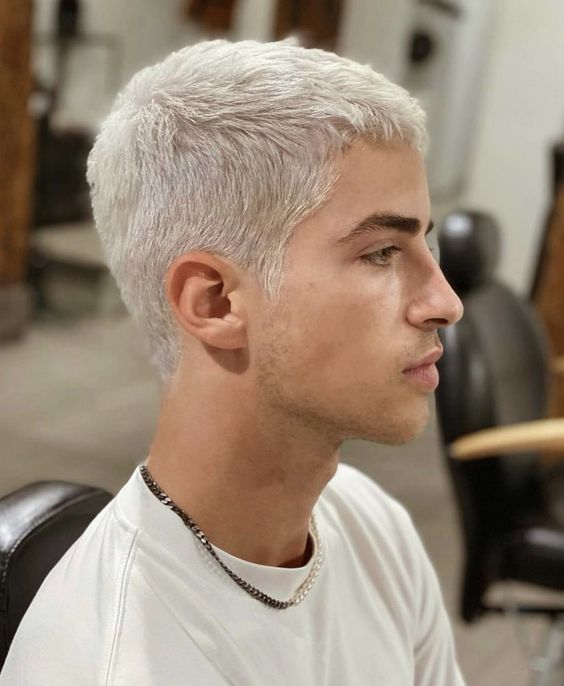 Stylish men's haircuts for short blondes: Fashionable and versatile looks 15 ideas