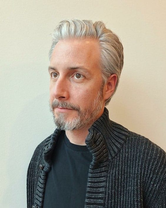 Mastering gray hair: Trendy hairstyles for men 16 ideas