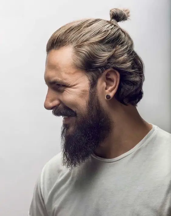 Men's Bundle Styles: From Viking haircuts to modern top knots 15 ideas