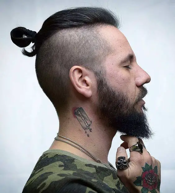 Men's Bundle Styles: From Viking haircuts to modern top knots 15 ideas