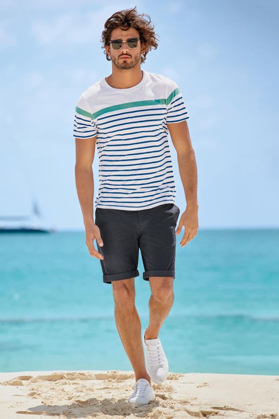 Summer t-shirts for men 25 ideas: Casual, trendy and cool