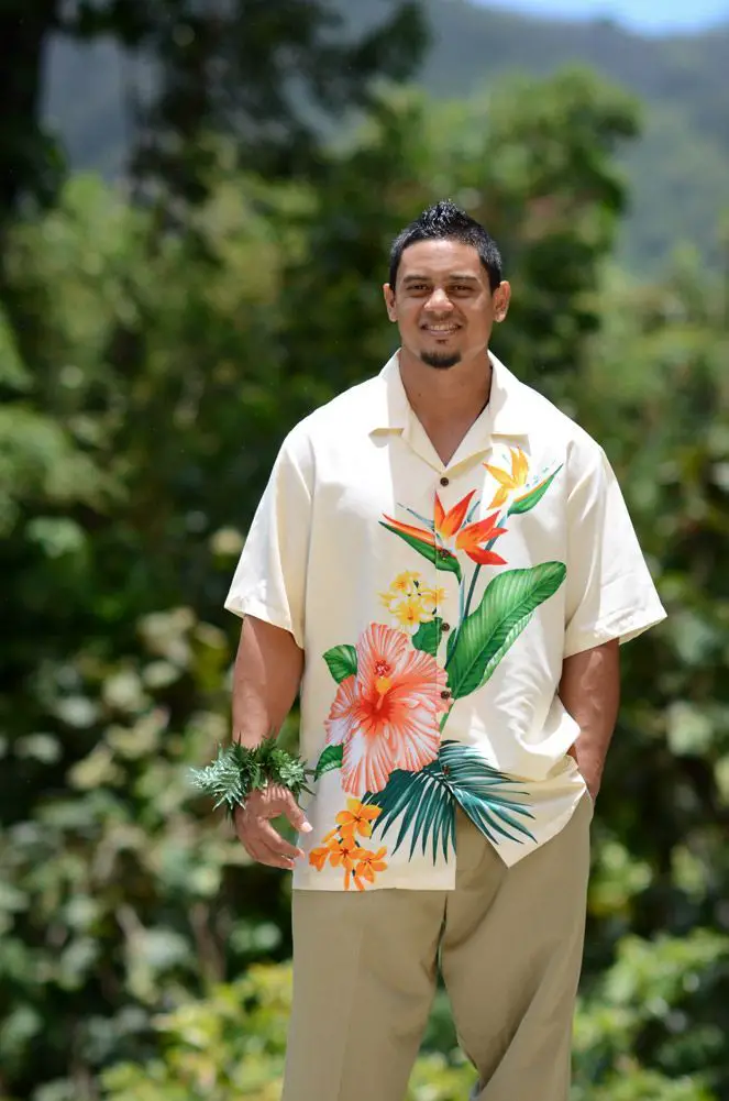 Stylish Hawaiian Shirts for Men: 22 Trendy Ideas