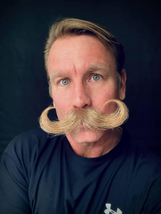 22 Cool Men's Mustache Ideas for Every Occasion: Styles, Tips, and Maintenance