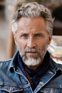 Best spring 2024 hairstyles for men over 50 and 60 15 ideas - Fall ...