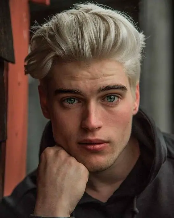 Men's Blonde Hairstyles: Short, Long, Curly, and Platinum Looks